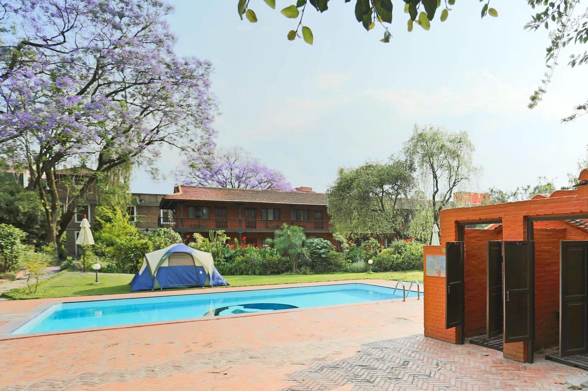 Summit Hotel Lalitpur Esterno foto