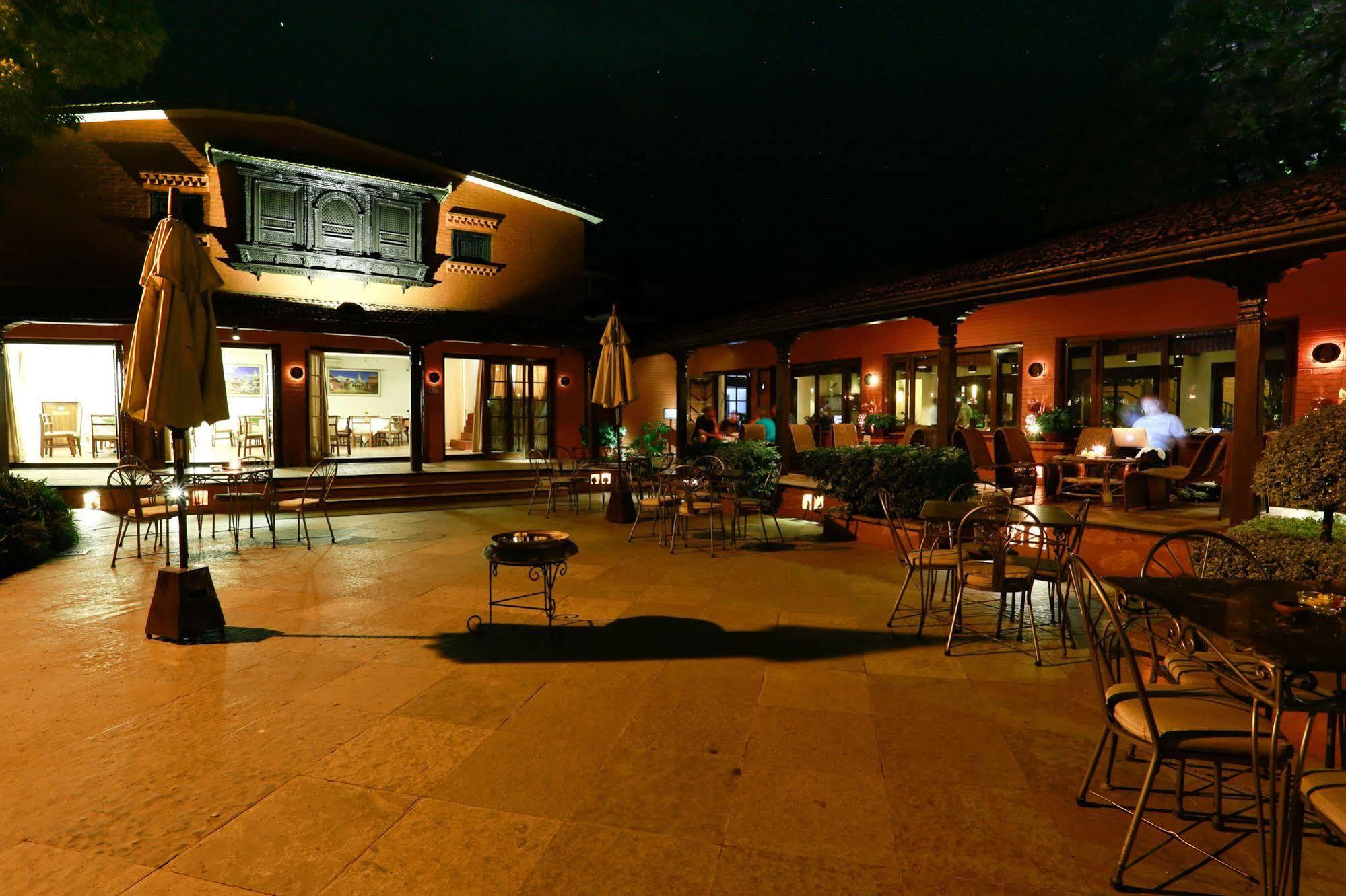Summit Hotel Lalitpur Esterno foto
