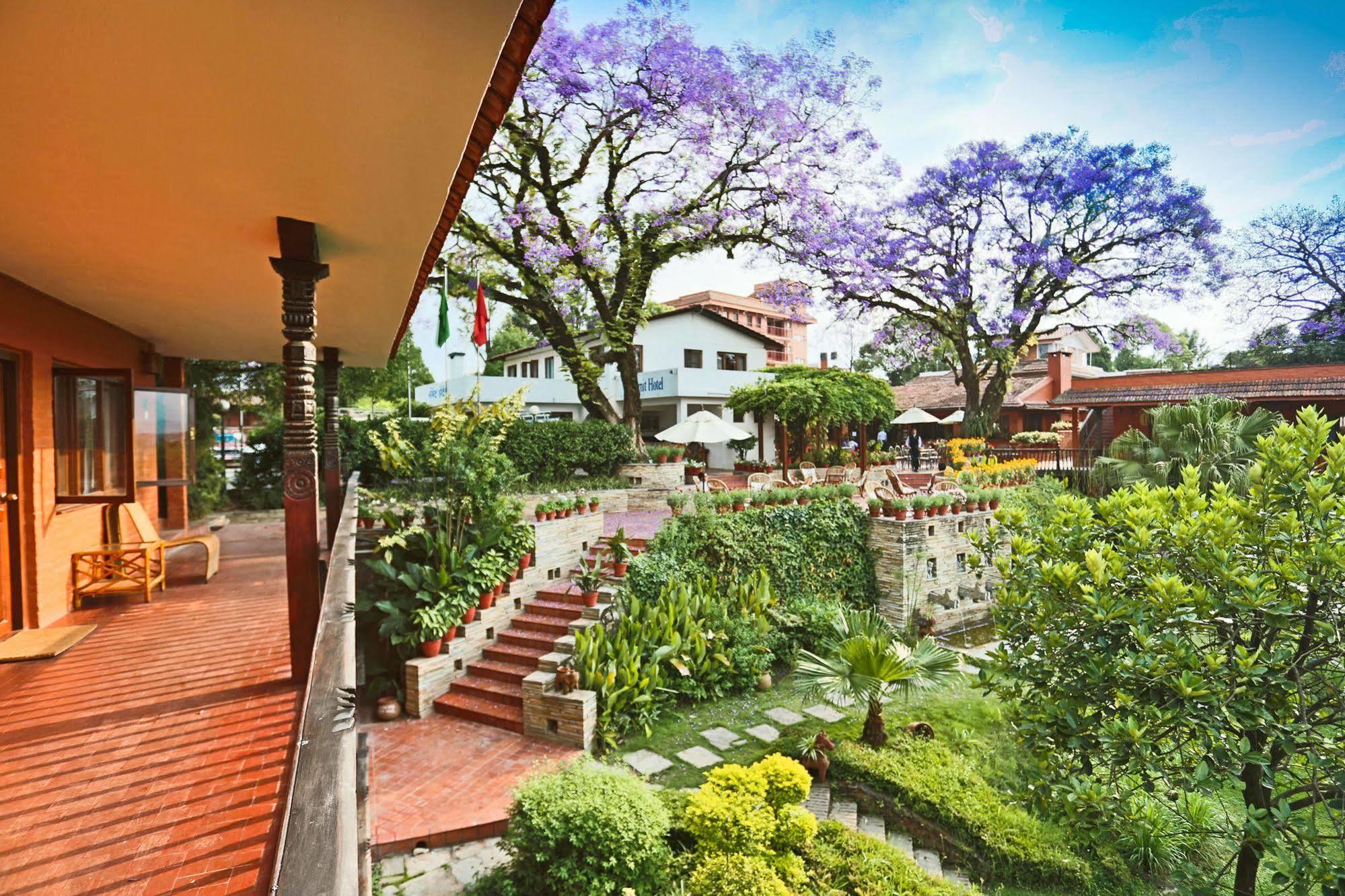 Summit Hotel Lalitpur Esterno foto