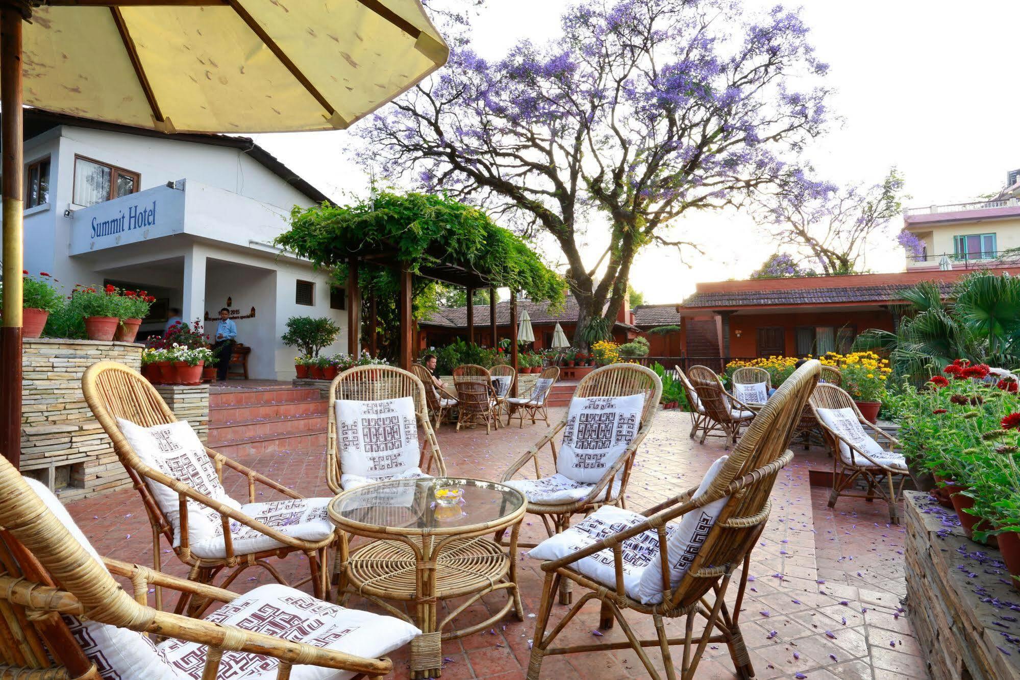 Summit Hotel Lalitpur Esterno foto
